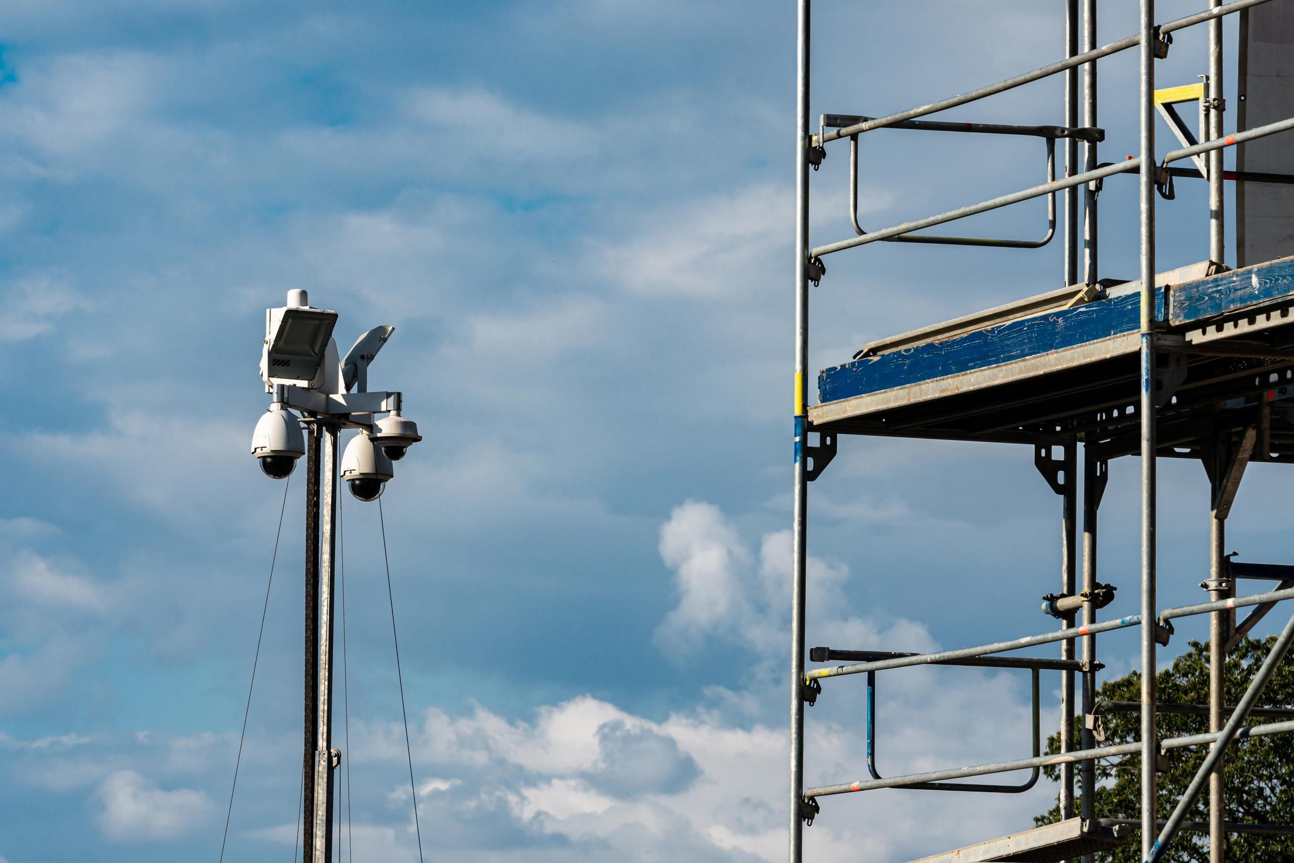 Construction site security solutions - Force Security Ontario Construction site security system with cameras and monitoring equipment protecting an Ontario building project - Force Security